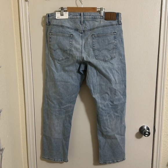 NWT AE Airflex + Slim Straight Light Wash Jeans 36/30 - Picture 4 of 7